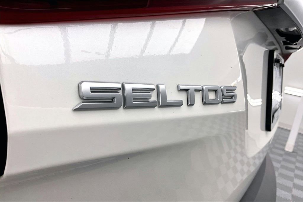 Used 2022 Kia Seltos SX w/ Sunroof Package AWD/4WD image 8