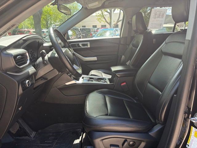 Certified 2023 Ford Explorer XLT w/ Equipment Group 202A AWD/4WD image 17