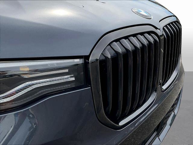 Used 2020 BMW X7 M50i w/ Dynamic Handling Package AWD/4WD image 35