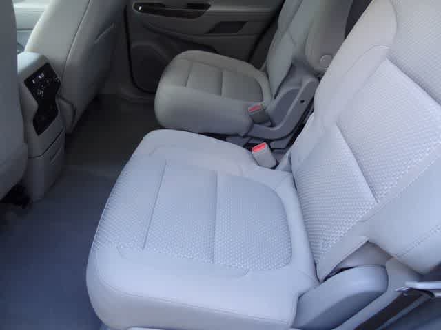 Used 2023 GMC Acadia SLE w/ Driver Convenience Package FWD image 7