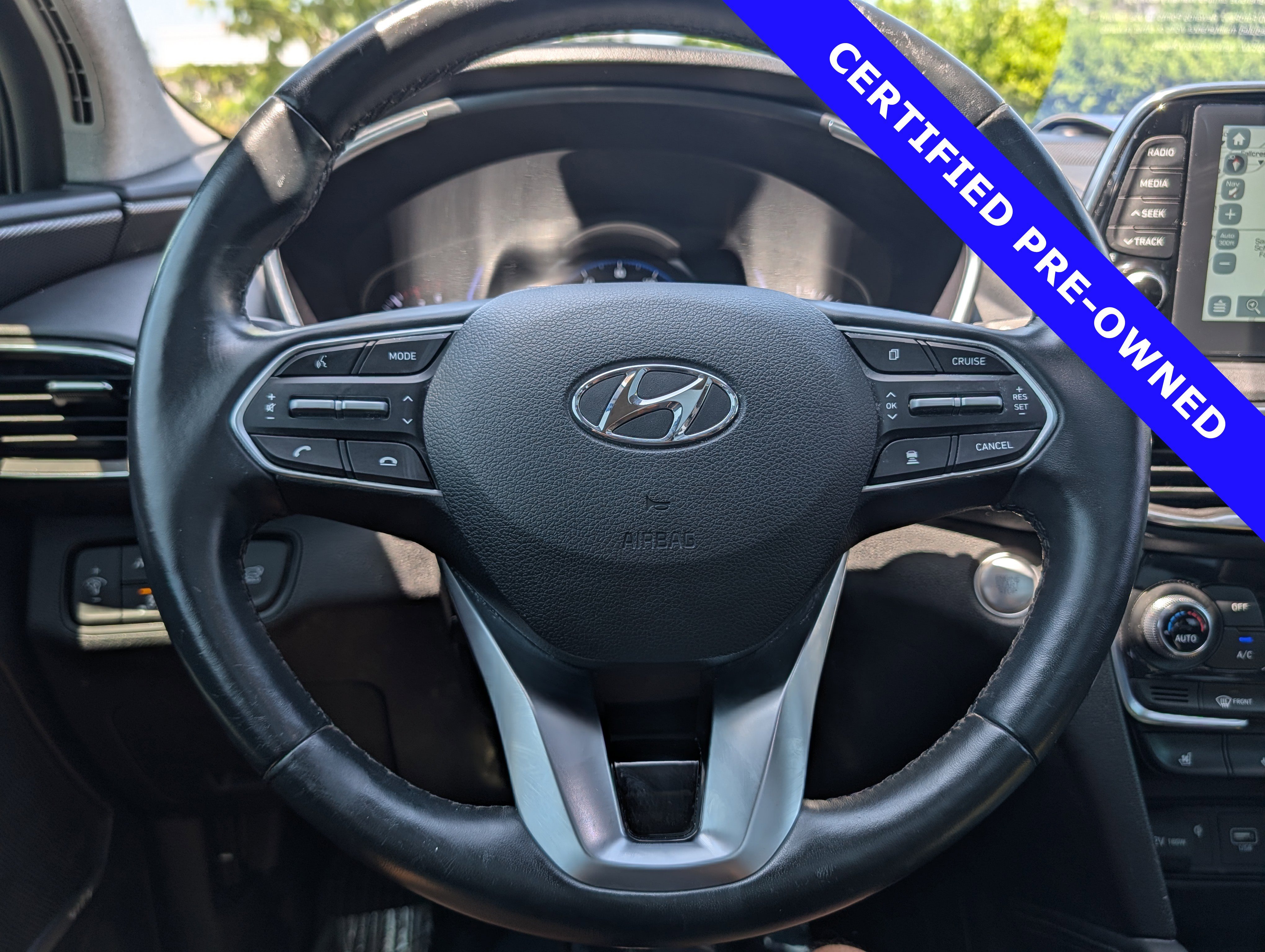 Used 2020 Hyundai Santa Fe Limited FWD image 28