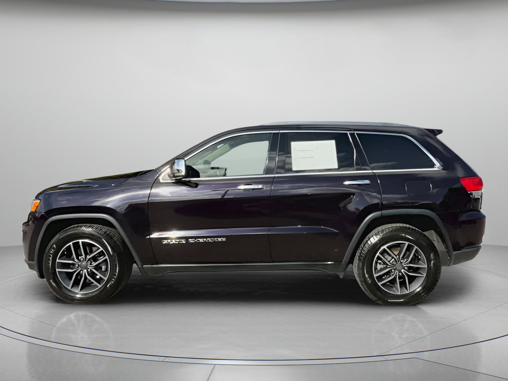 Used 2019 Jeep Grand Cherokee Limited image 16
