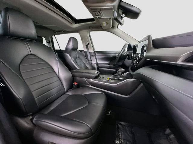 Used 2023 Toyota Highlander XLE FWD image 15