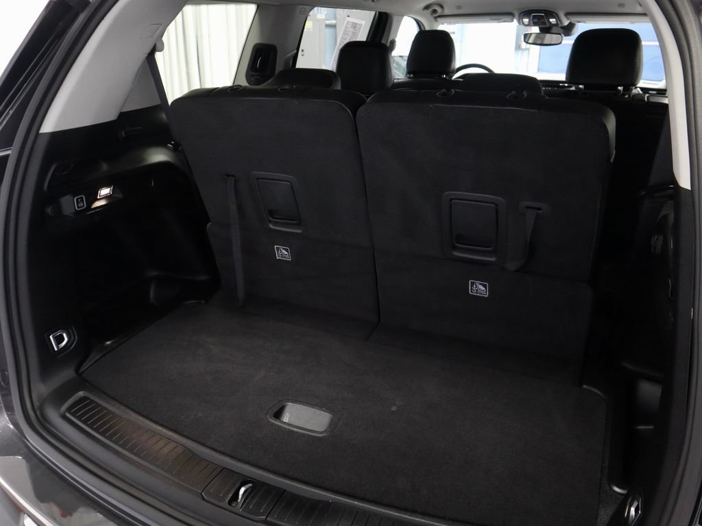 Used 2023 Jeep Grand Cherokee L Limited w/ Trailer Tow Group (B) AWD/4WD image 14