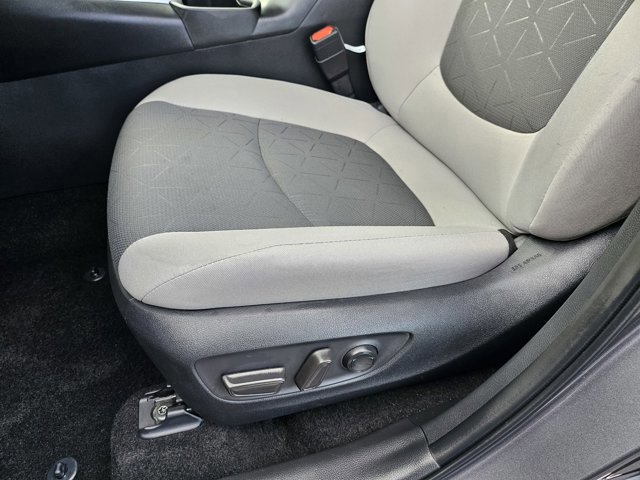 Used 2025 Toyota RAV4 XLE image 16