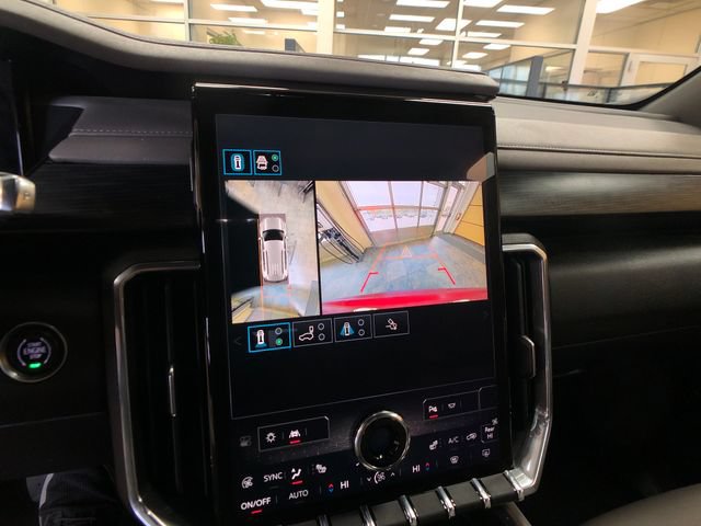 Used 2024 GMC Acadia Elevation FWD image 16