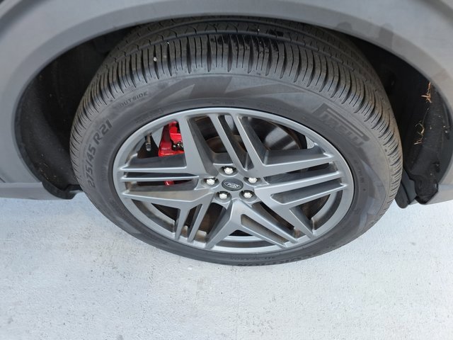 Certified 2025 Ford Explorer ST image 25