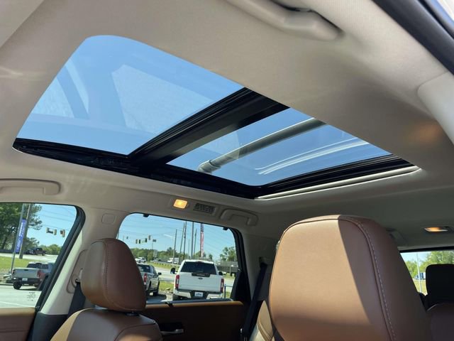 Used 2024 Nissan Pathfinder Platinum image 18