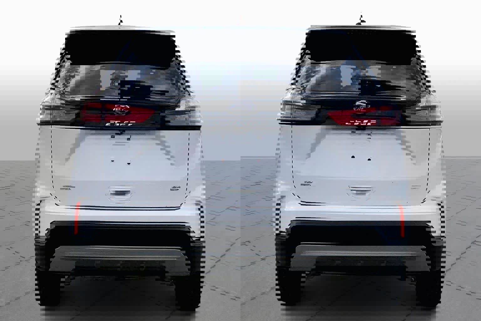 Certified 2024 Ford Edge SEL w/ Convenience Package image 3