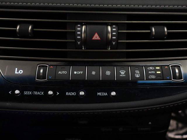 Used 2022 Lexus LS 500 w/ Interior Upgrade Package RWD image 32