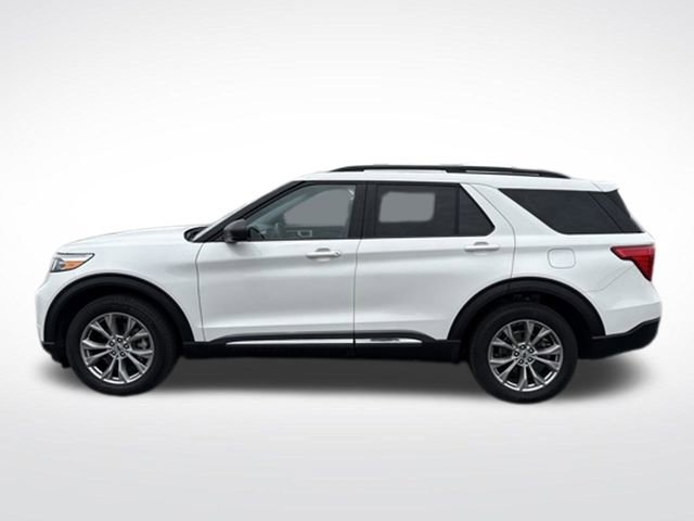 Certified 2023 Ford Explorer XLT w/ Equipment Group 202A AWD/4WD image 3