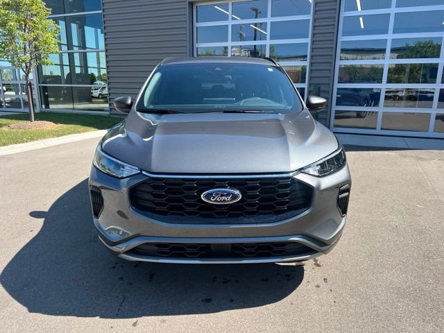 Certified 2024 Ford Escape ST-Line w/ Tech Pack #1 AWD/4WD image 2