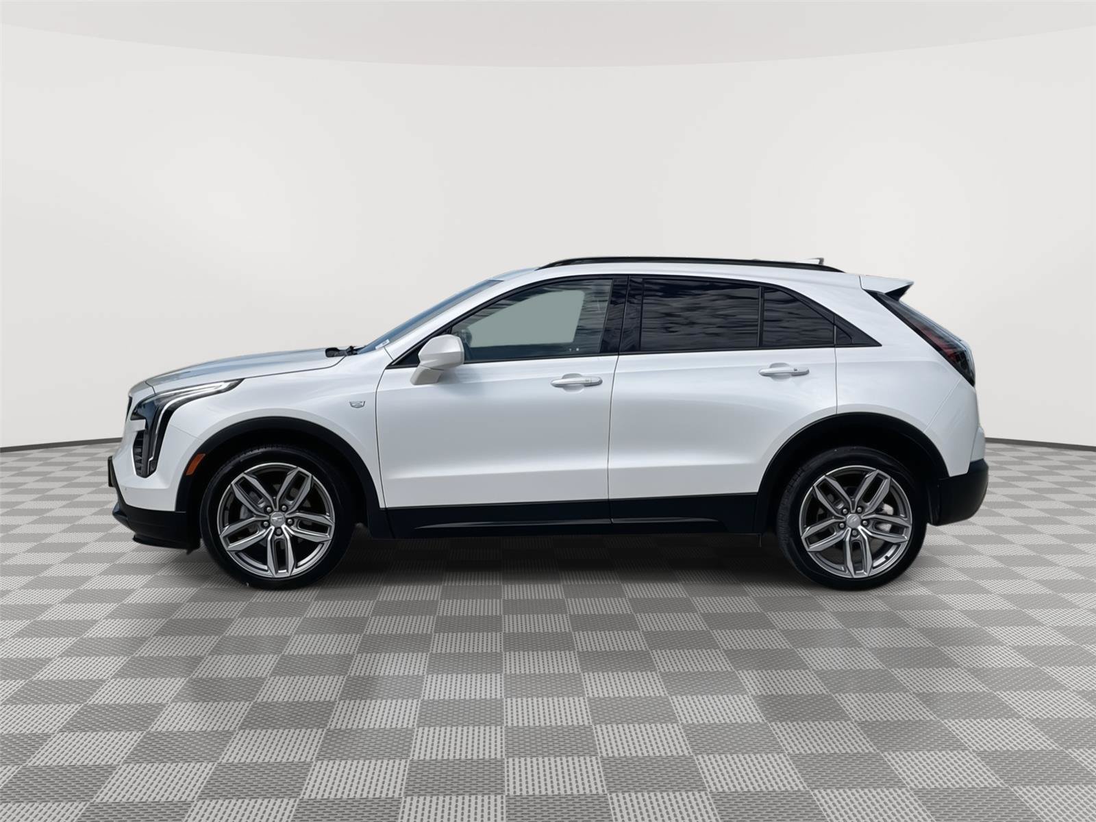 Used 2020 Cadillac XT4 Sport w/ Cold Weather Package AWD/4WD image 2