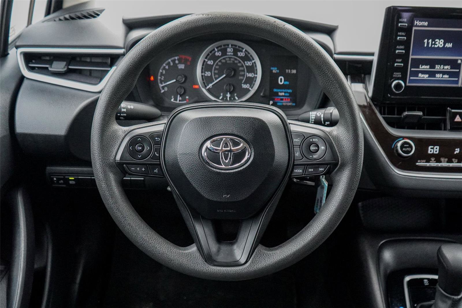 Used 2020 Toyota Corolla LE FWD image 25
