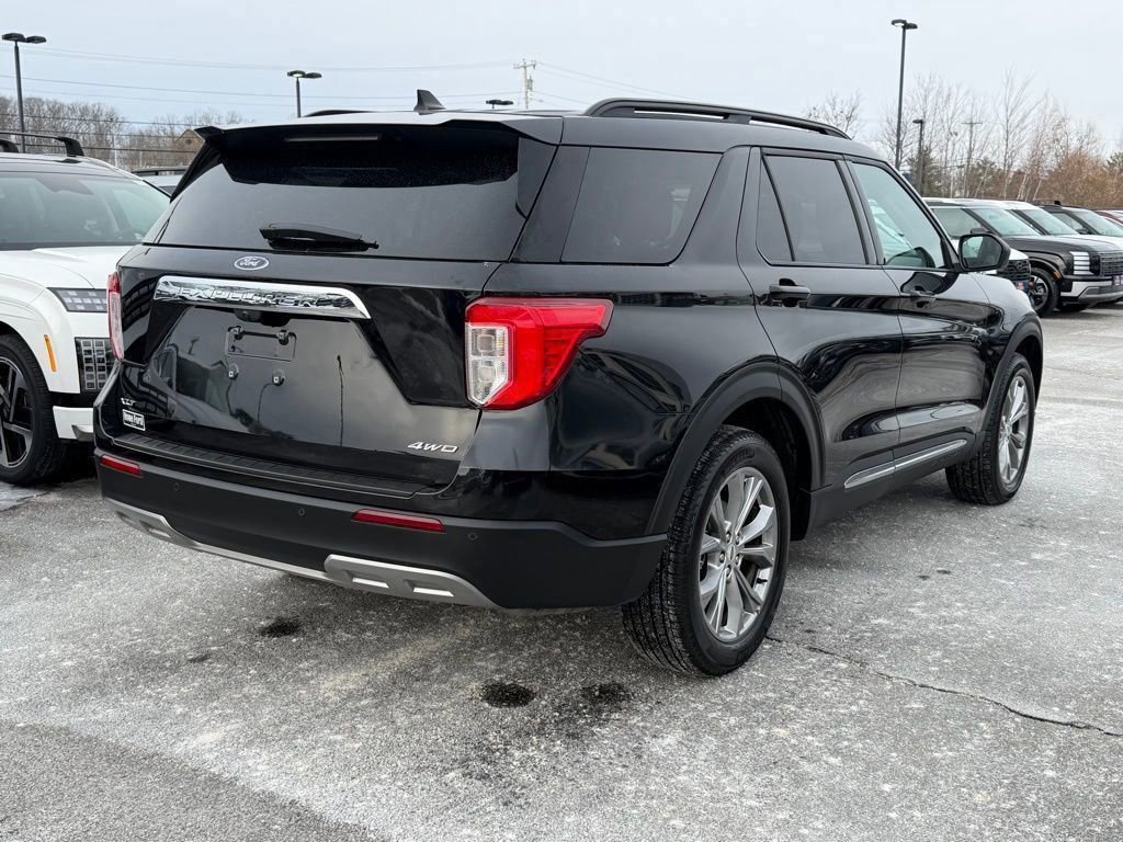 Certified 2022 Ford Explorer XLT w/ Equipment Group 202A image 11
