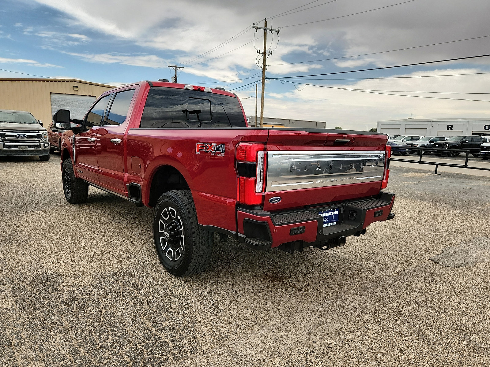 Certified 2023 Ford F250 Platinum w/ FX4 Off-Road Package AWD/4WD image 5