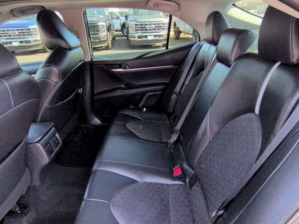 Used 2018 Toyota Camry XSE FWD image 23