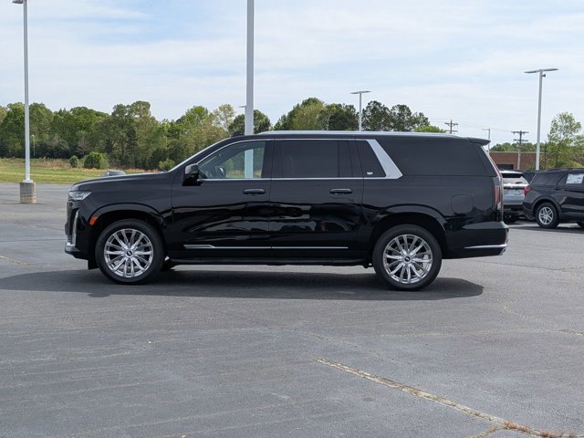 Used 2023 Cadillac Escalade ESV Premium Luxury image 2
