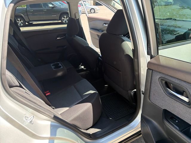Used 2023 Nissan Rogue SV AWD/4WD image 24