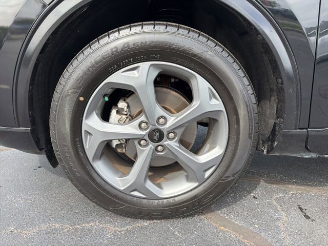 Certified 2024 Ford Escape ST-Line AWD/4WD image 11