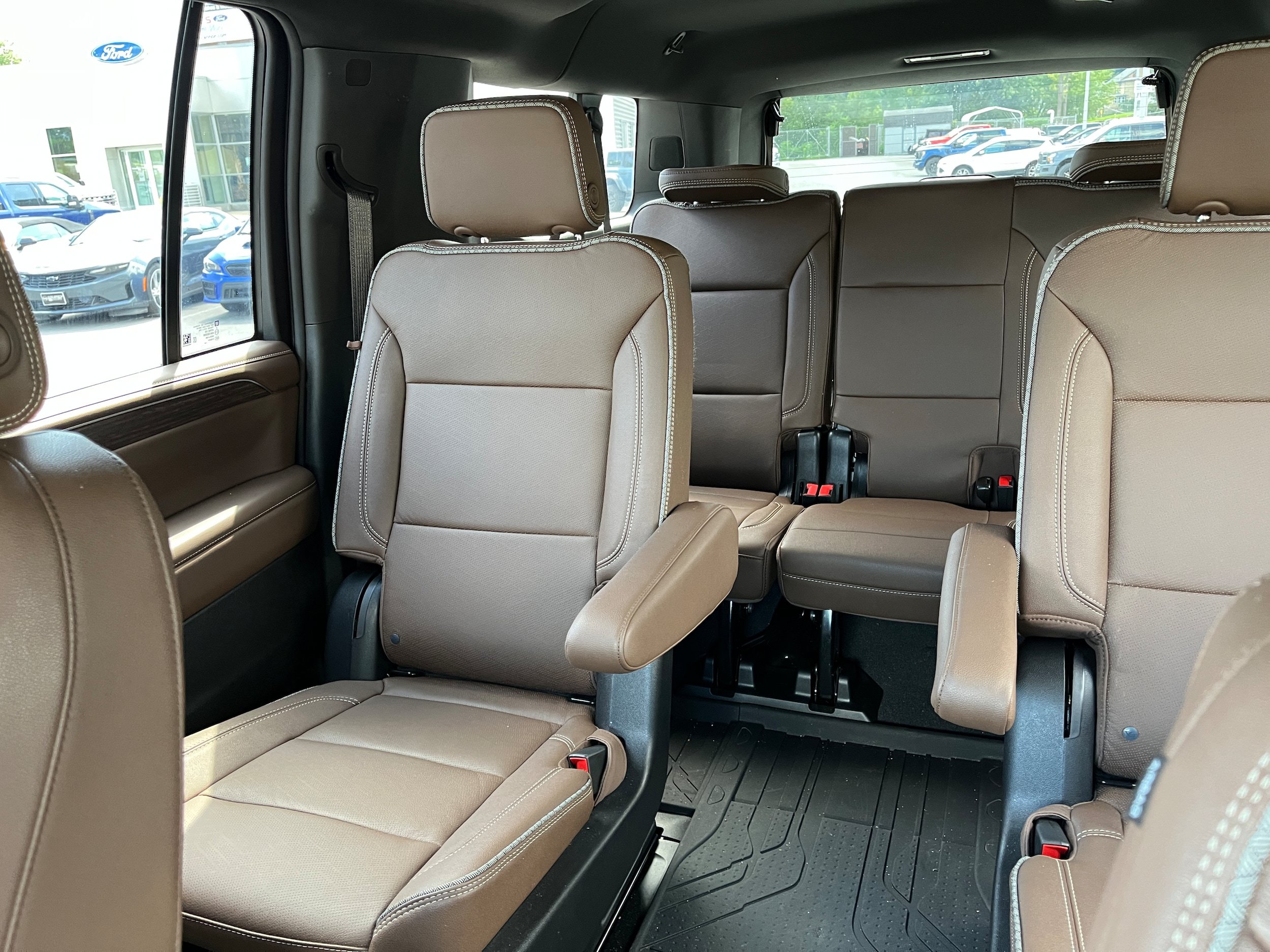 Used 2024 Chevrolet Suburban High Country AWD/4WD image 22