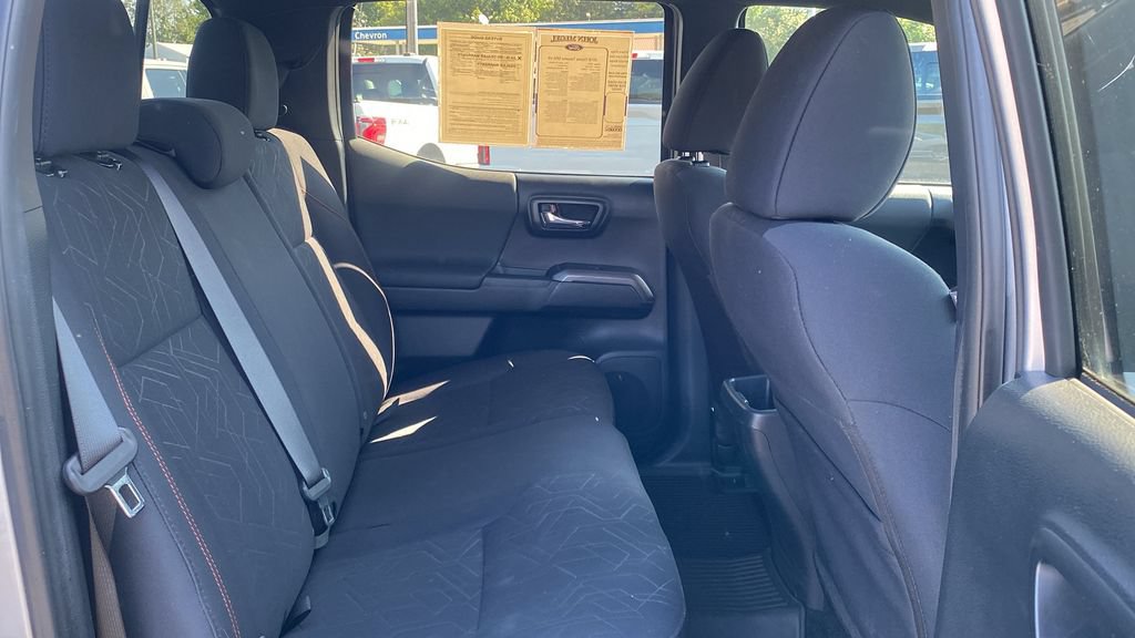 Used 2018 Toyota Tacoma TRD Sport w/ Technology Package RWD image 13