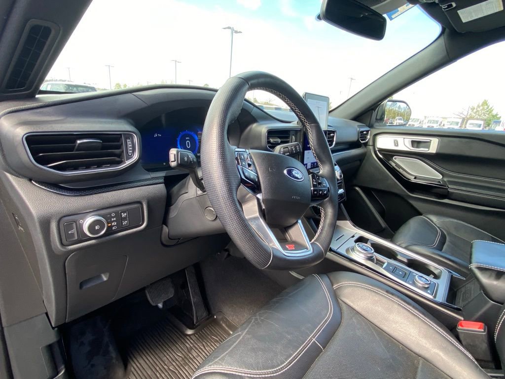 Certified 2021 Ford Explorer ST w/ Equipment Group 401A image 9