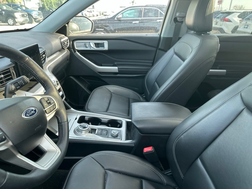 Certified 2024 Ford Explorer XLT w/ Equipment Group 202A AWD/4WD image 11