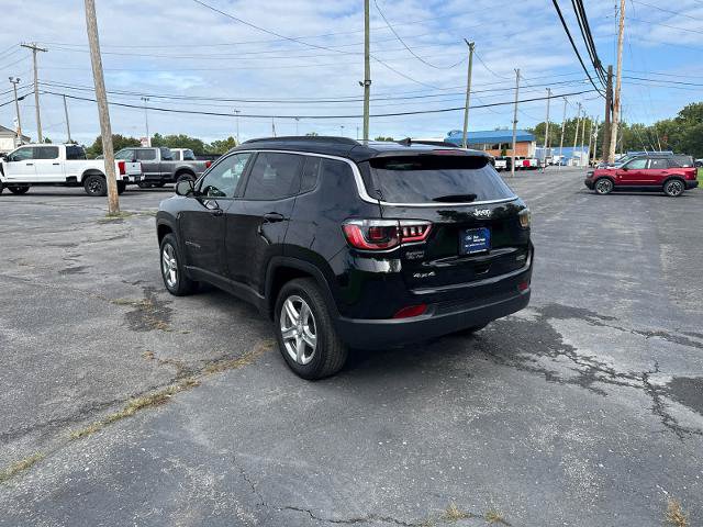 Used 2024 Jeep Compass Latitude AWD/4WD image 7
