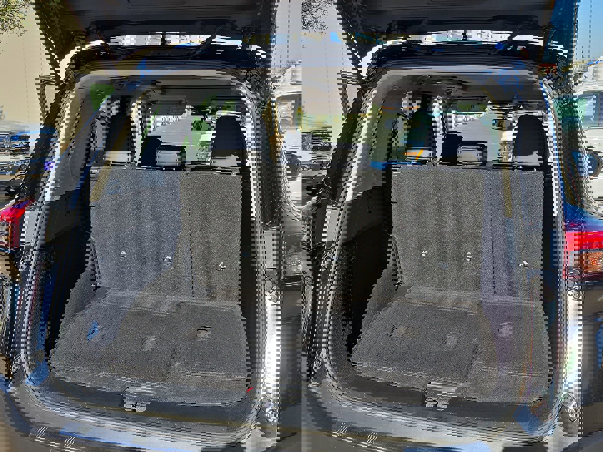 Used 2021 Nissan Rogue SV w/ Premium Package image 23