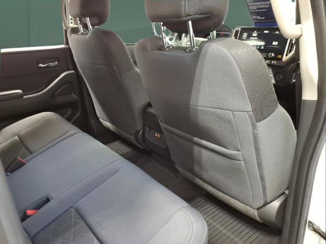 Used 2025 Nissan Frontier SV AWD/4WD image 14