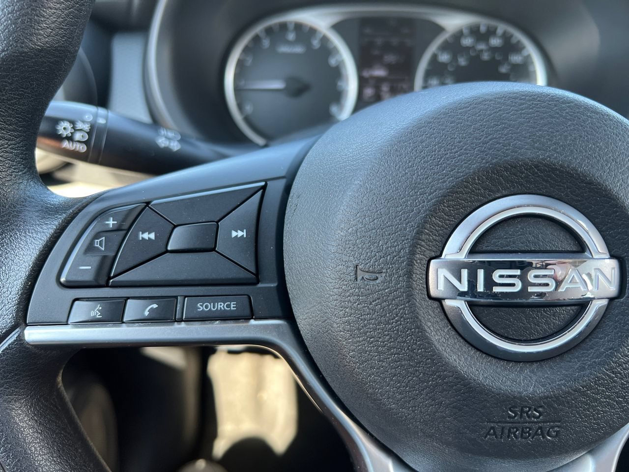 Used 2022 Nissan Kicks S FWD image 28