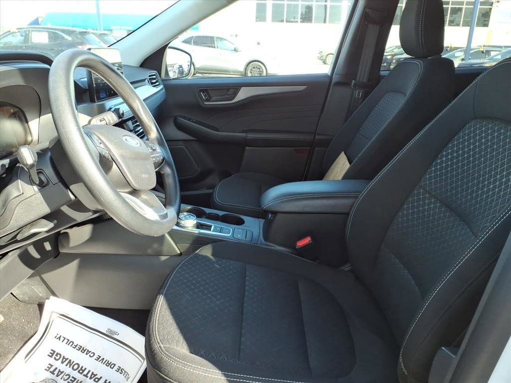 Certified 2025 Ford Escape Active AWD/4WD image 38