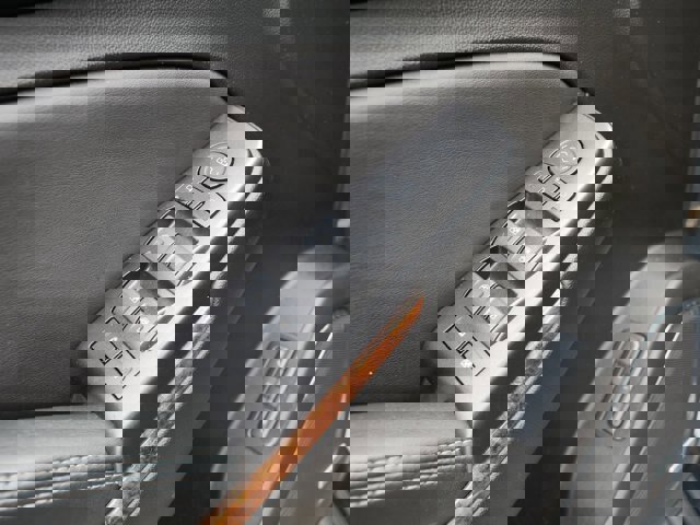 Used 2020 Chevrolet Suburban Premier image 15