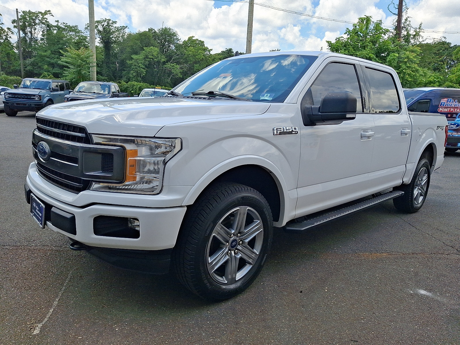 Certified 2019 Ford F150 XLT w/ Equipment Group 302A Luxury AWD/4WD image 5