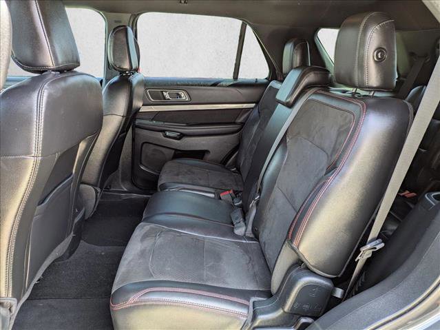 Certified 2018 Ford Explorer XLT w/ Equipment Group 202A FWD image 19