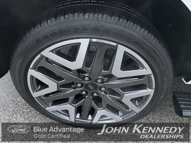 Certified 2025 Ford Expedition Max Platinum w/ Platinum Ultimate Package image 8