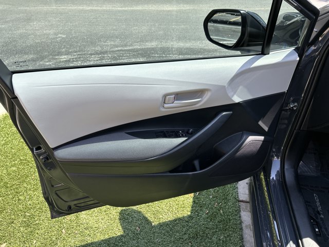 Used 2025 Toyota Corolla LE FWD image 10