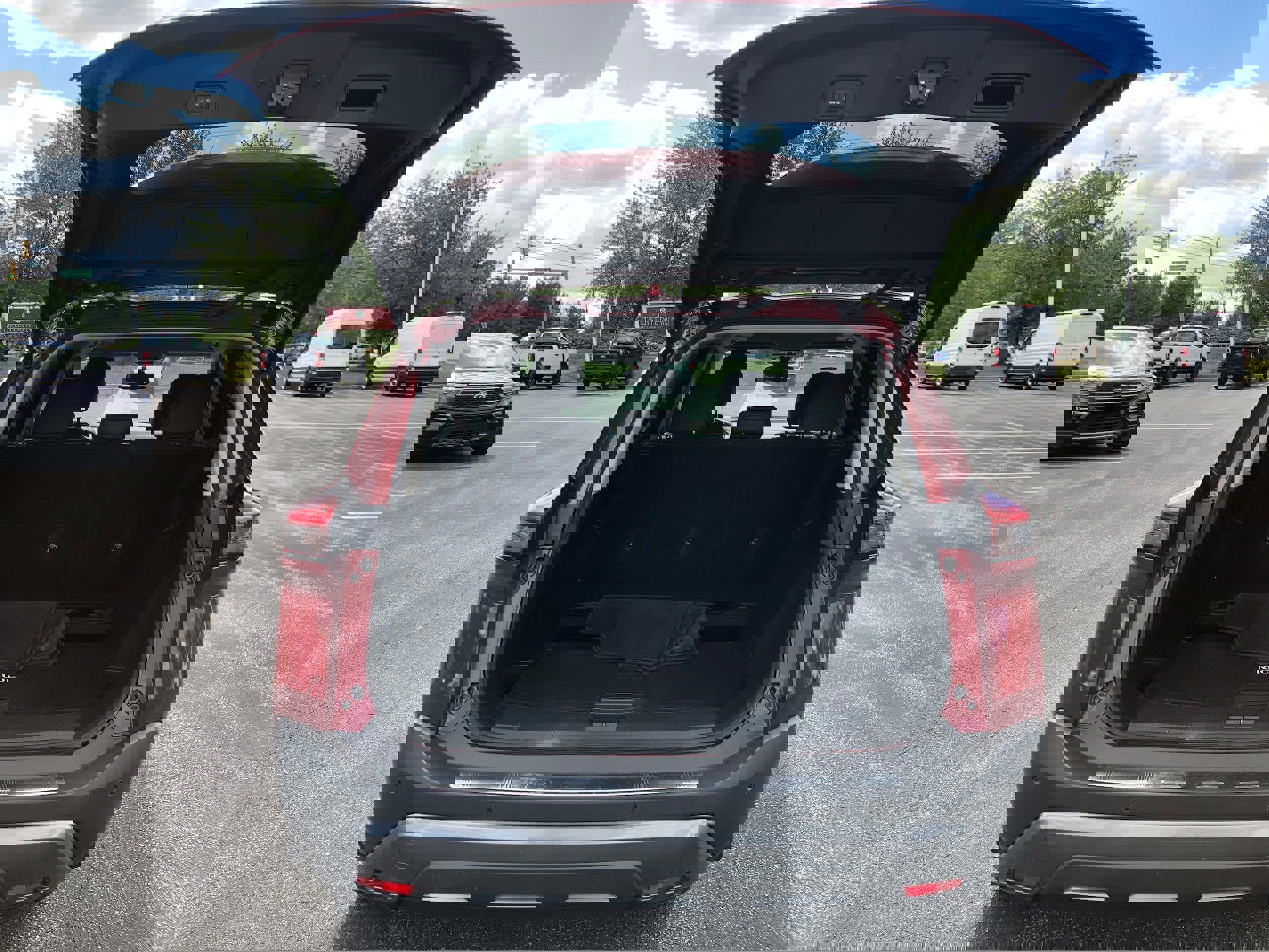 Used 2022 Nissan Rogue SL w/ SL Premium Package image 9