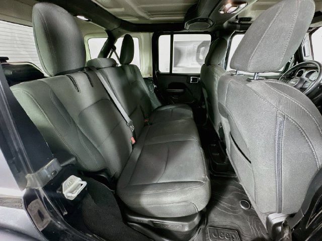 Used 2023 Jeep Wrangler Unlimited AWD/4WD image 34