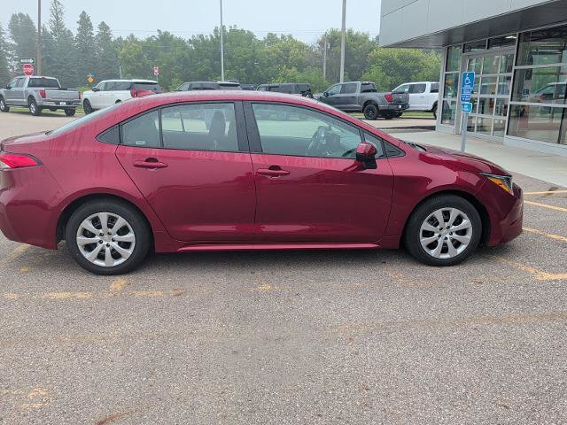 Used 2025 Toyota Corolla LE FWD image 4