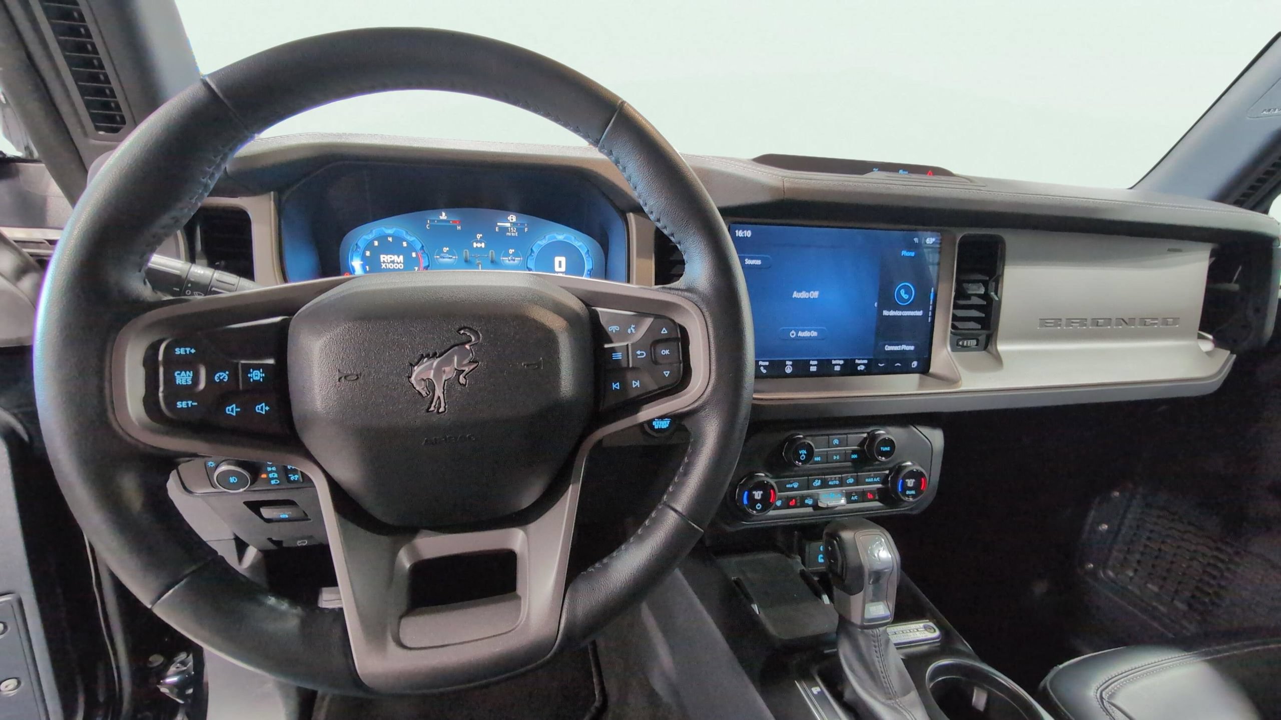 Certified 2025 Ford Bronco Outer Banks AWD/4WD image 21