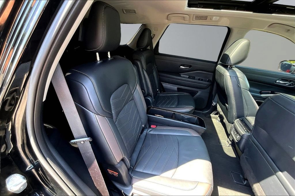 Used 2023 Nissan Pathfinder Platinum AWD/4WD image 28