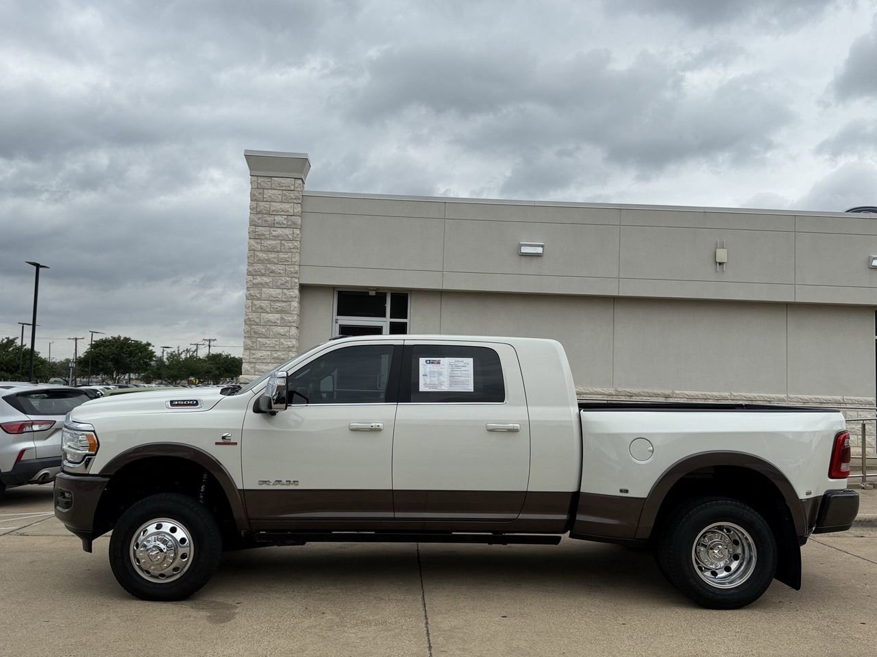 Used 2024 RAM 3500 Limited w/ Safety Group AWD/4WD image 3