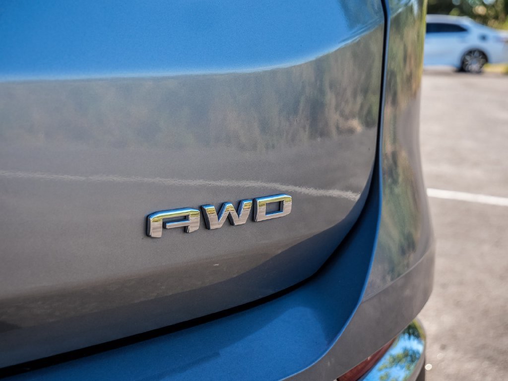 Used 2023 GMC Terrain SLT AWD/4WD image 11