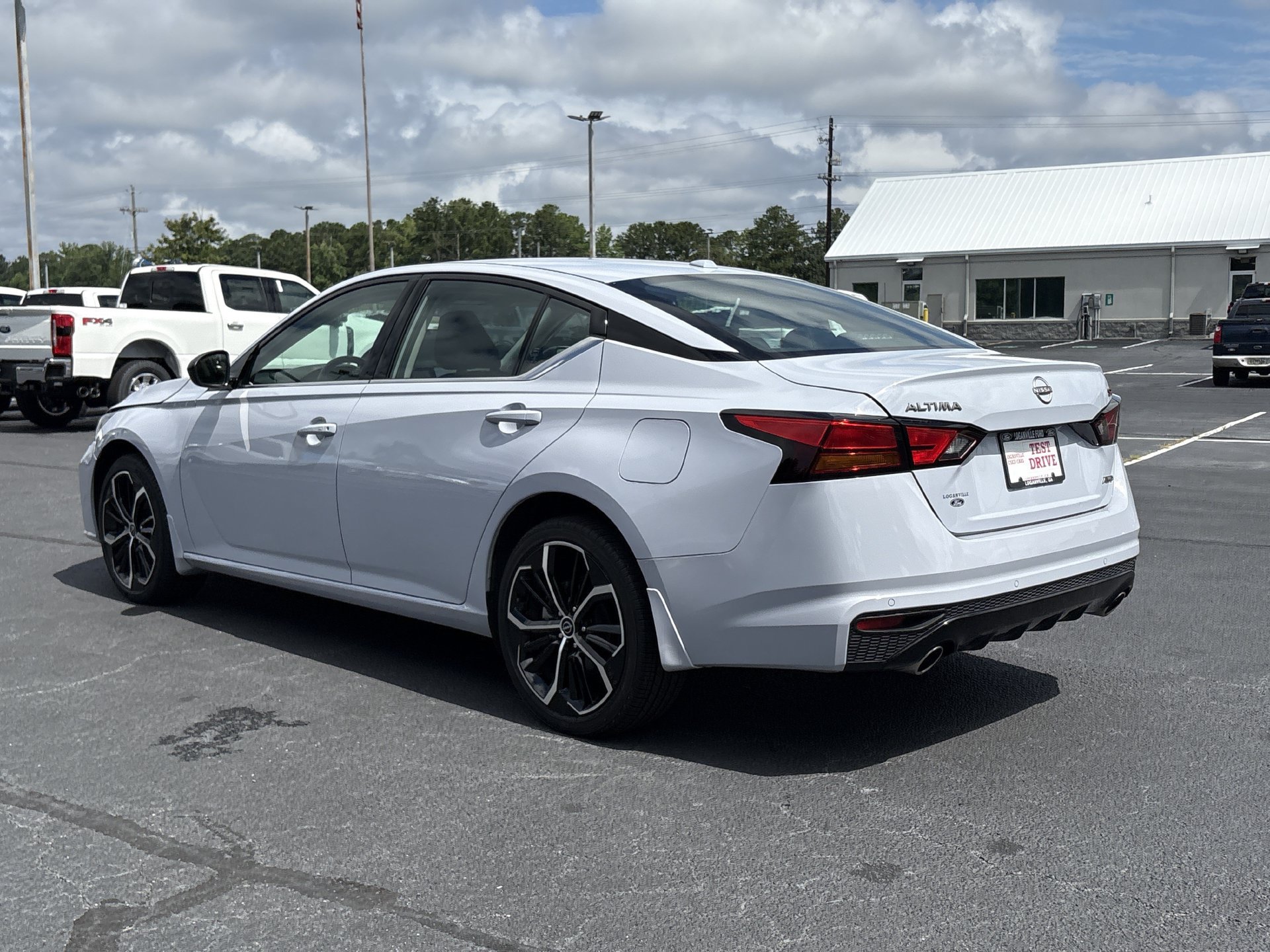 Used 2025 Nissan Altima 2.5 SR AWD/4WD image 20