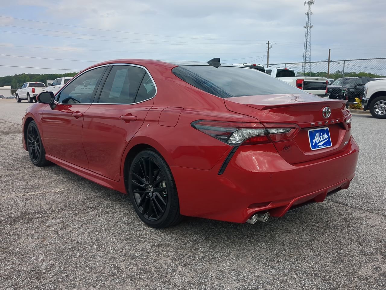 Used 2022 Toyota Camry XSE FWD image 5