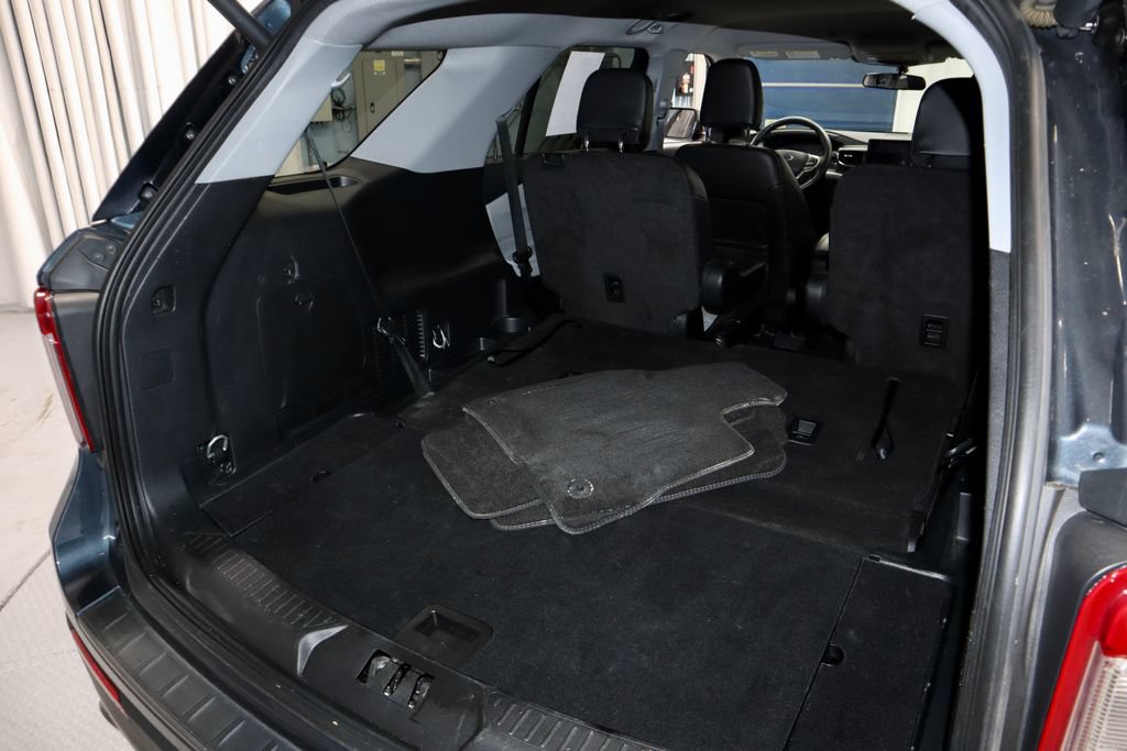 Certified 2024 Ford Explorer XLT w/ Equipment Group 202A AWD/4WD image 15