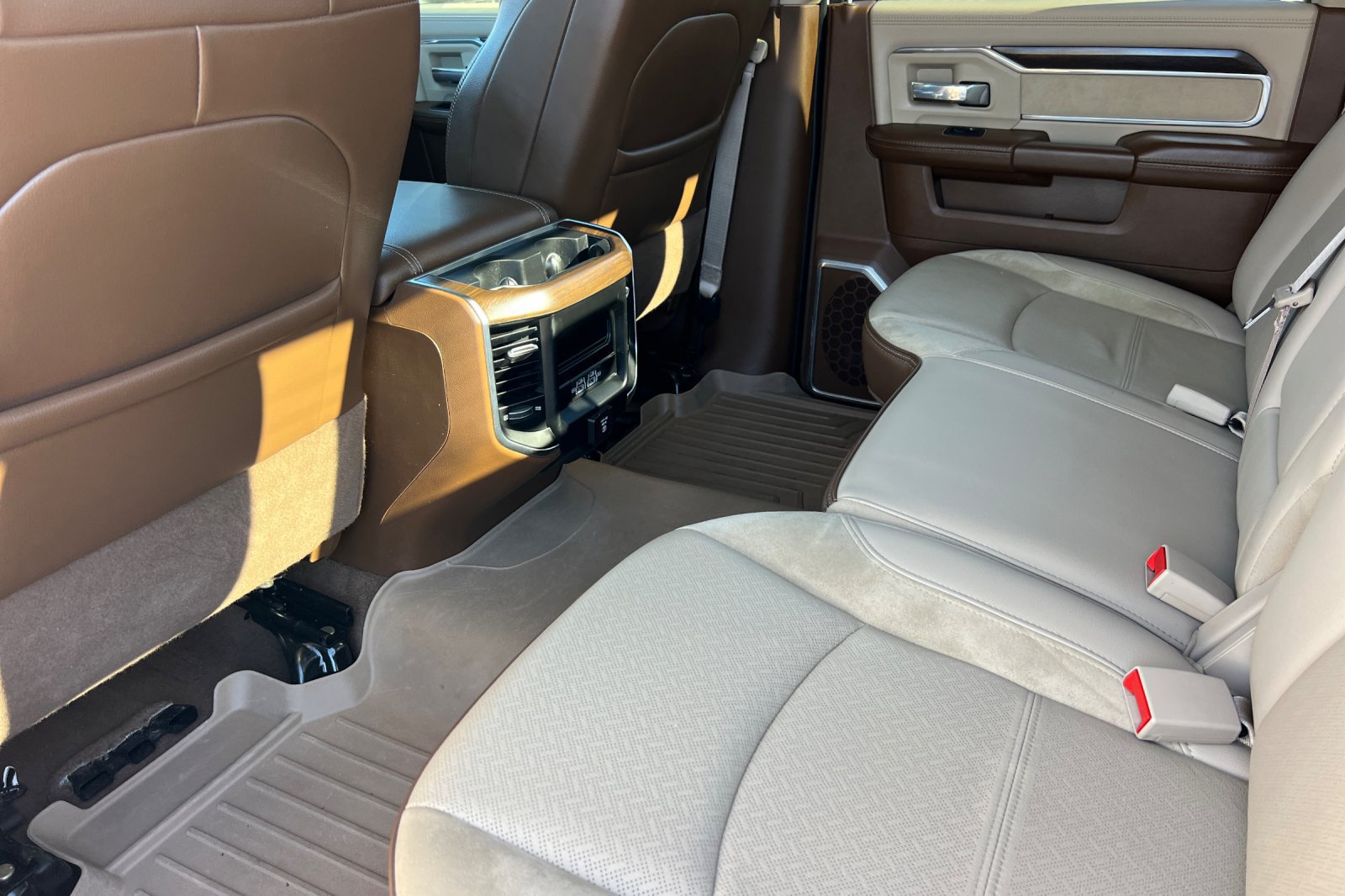 Used 2022 RAM 2500 Laramie AWD/4WD image 14