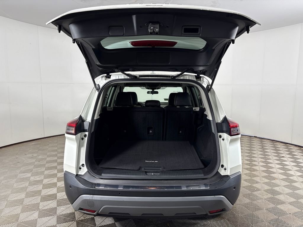Used 2023 Nissan Rogue SV image 18